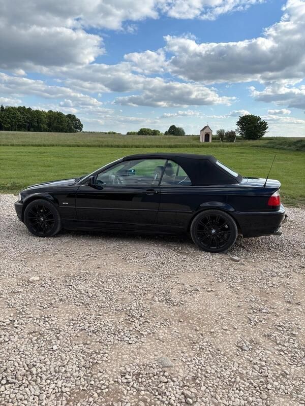 Schwarz Gebraucht 2002 BMW 318 Cabriolet Cabrio | 5.900 € (Guter Preis) - Bild 1/4