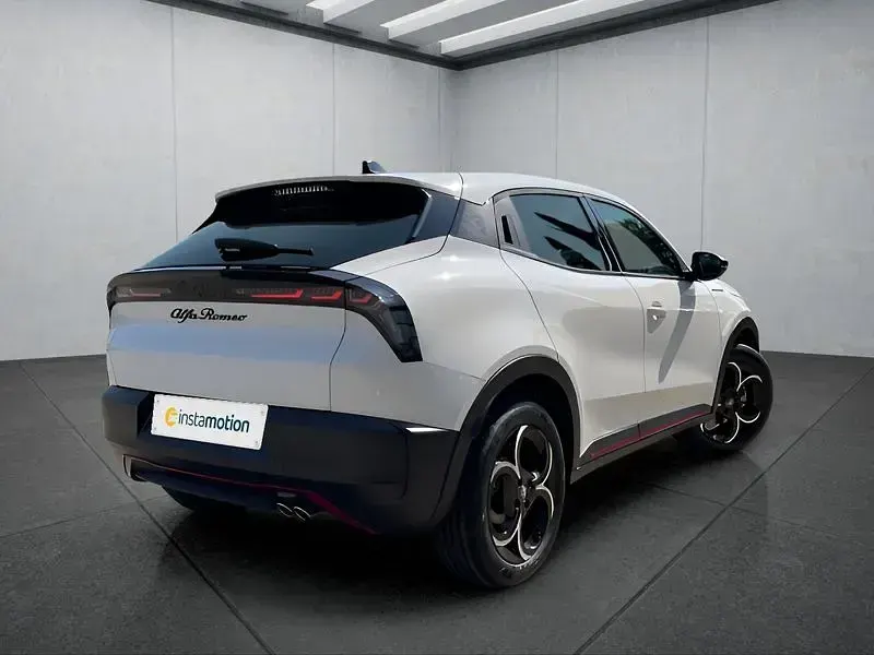 Gebraucht Alfa Romeo Junior 136 PS (100 kW) 2025 Weiß SUV