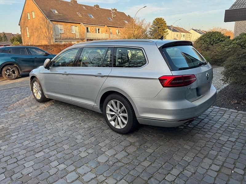Gebraucht VW Passat 180 PS (132 kW) 2016 Silber Kombi