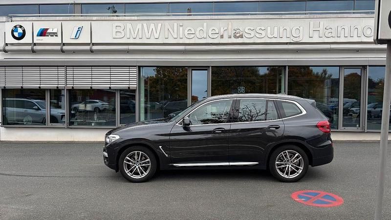 Grau Gebraucht 2018 BMW X3 xLine SUV | 25.600 € (Fairer Preis) - Bild 1/4