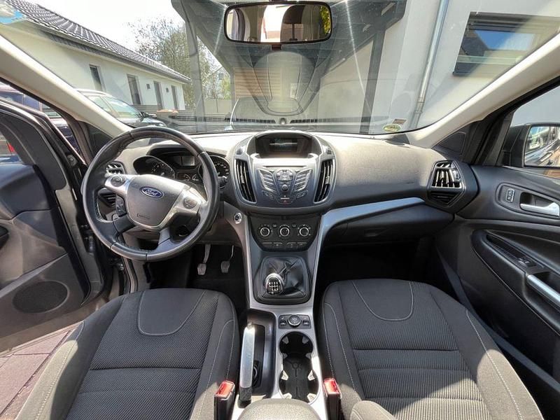 Gebraucht Ford Kuga Trend 150 PS (110 kW) 2014 Schwarz SUV
