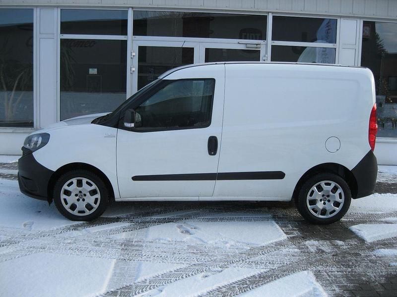 Gebraucht Fiat Doblò 95 PS (69 kW) 2021 Weiß Van / Kleinbus