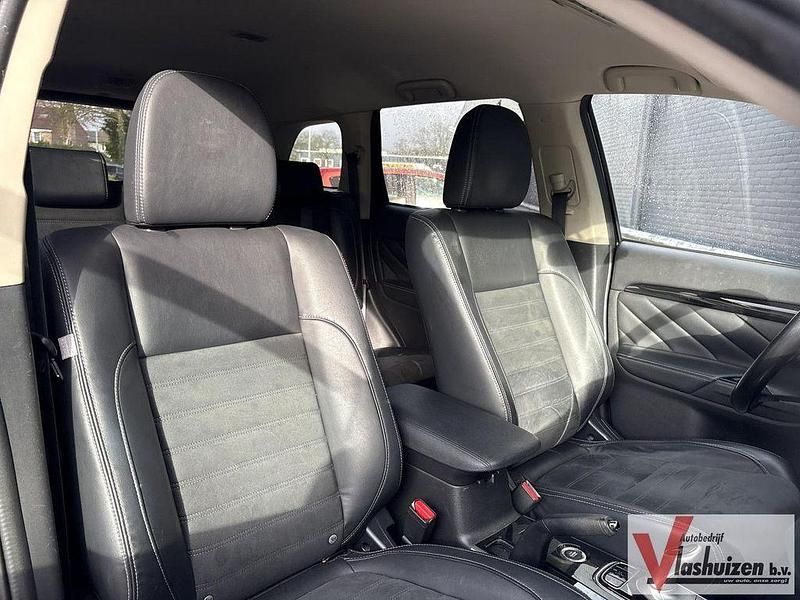 Gebraucht Mitsubishi Outlander P-HEV Edition 121 PS (88 kW) 2015 Schwarz SUV