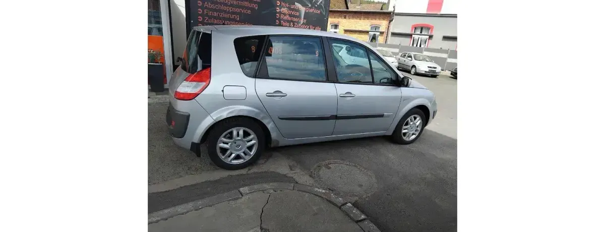Używany Renault Scénic II 112 KM (82 kW) 2006 Srebrny Minivan