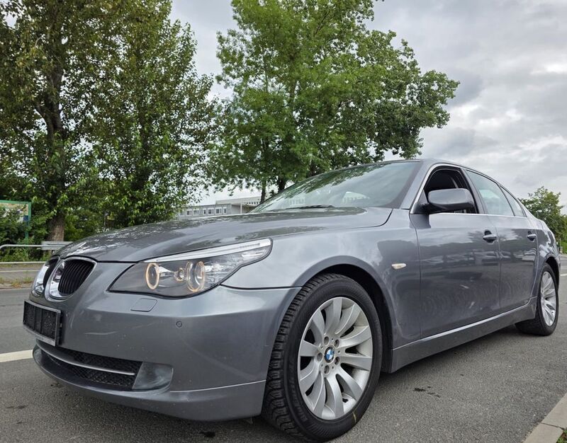 Grau Gebraucht 2010 BMW 520 Sport Line Limousine | 8.690 € (Guter Preis) - Bild 1/4