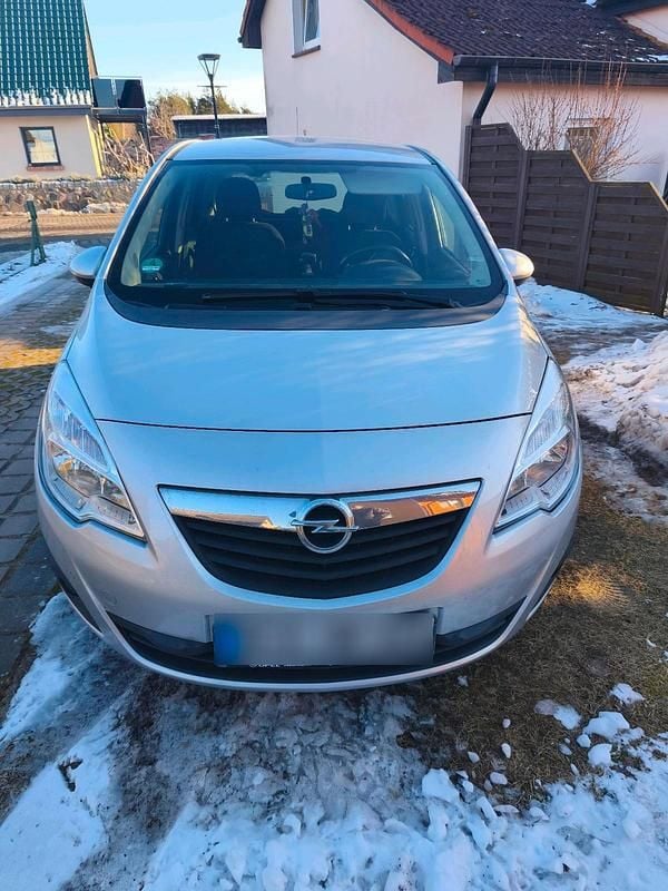 Gebraucht Opel Meriva 101 PS (74 kW) 2011 Silber Van / Kleinbus