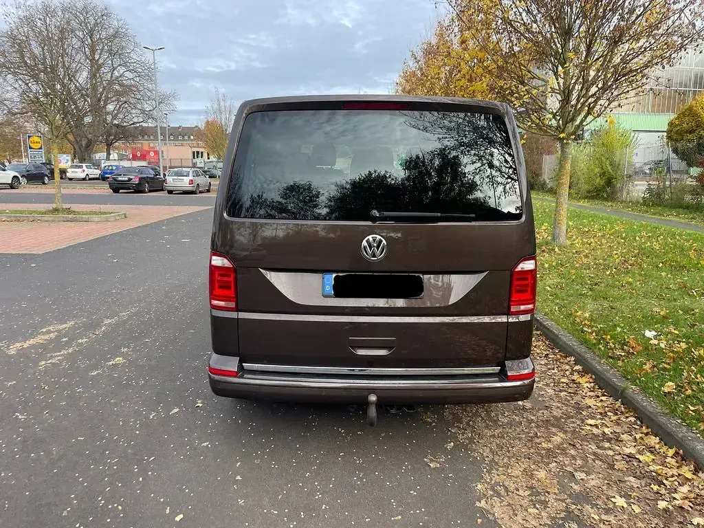 Gebraucht VW Caravelle 204 PS (150 kW) 2016 Braun Van