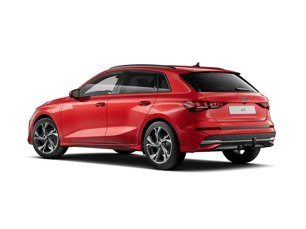 Gebraucht Audi A3 S-Line 204 PS (150 kW) 2025 Progressivrot metallic Limousine
