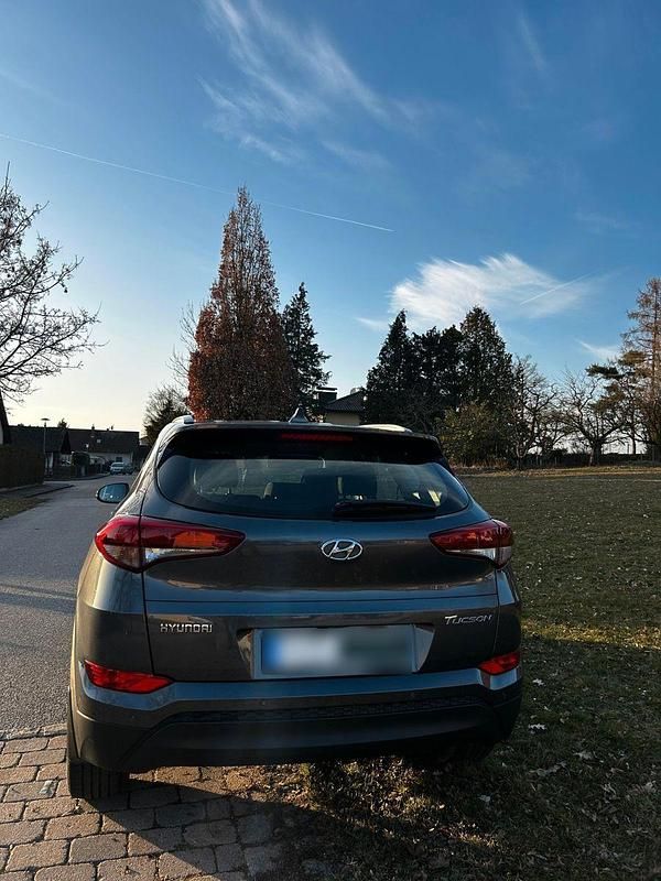 Gebraucht Hyundai Tucson Trend 141 PS (103 kW) 2018 Grau SUV