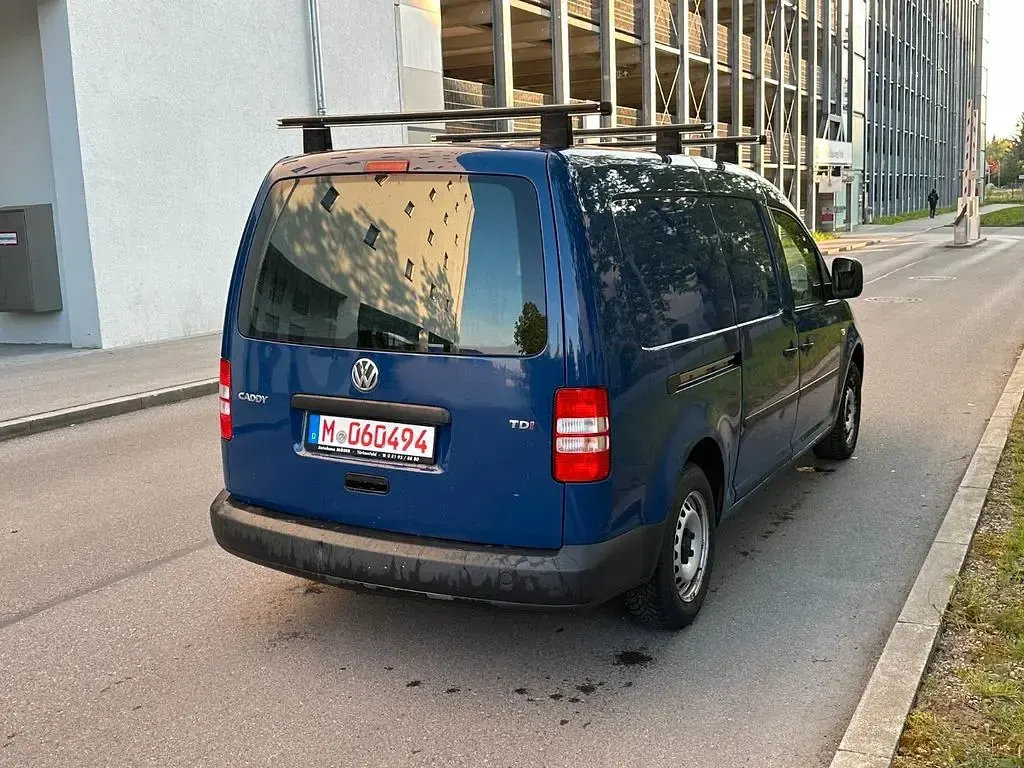 Second-hand VW Caddy 102 CP (75 kW) 2014 Albastru Monovolum