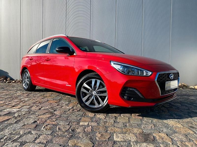 Gebraucht Hyundai i30 YES! 140 PS (102 kW) 2019 Rot Kombi