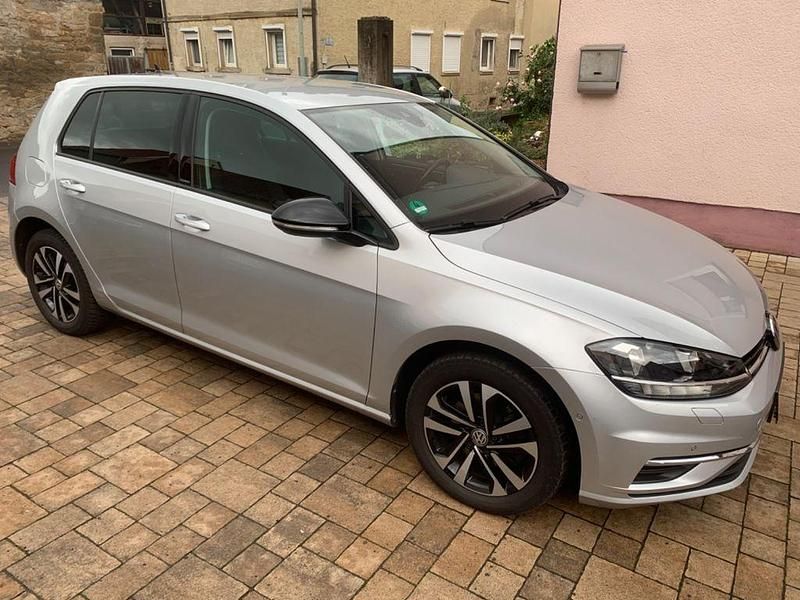 Silber Gebraucht 2020 VW Golf VII IQ Drive Limousine | 18.490 € (Guter Preis) - Bild 1/4