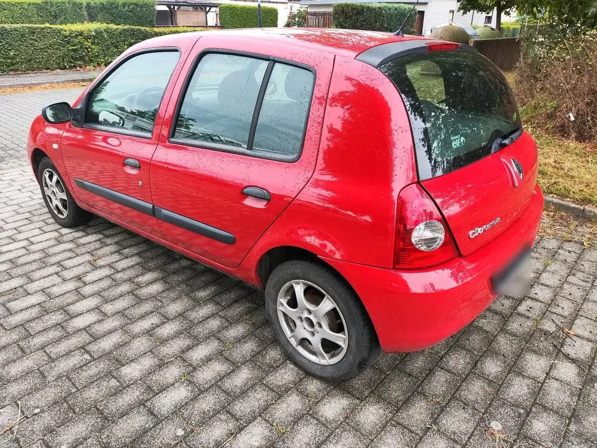 Gebraucht Renault Clio II 59 PS (43 kW) 2009 Rot Limousine