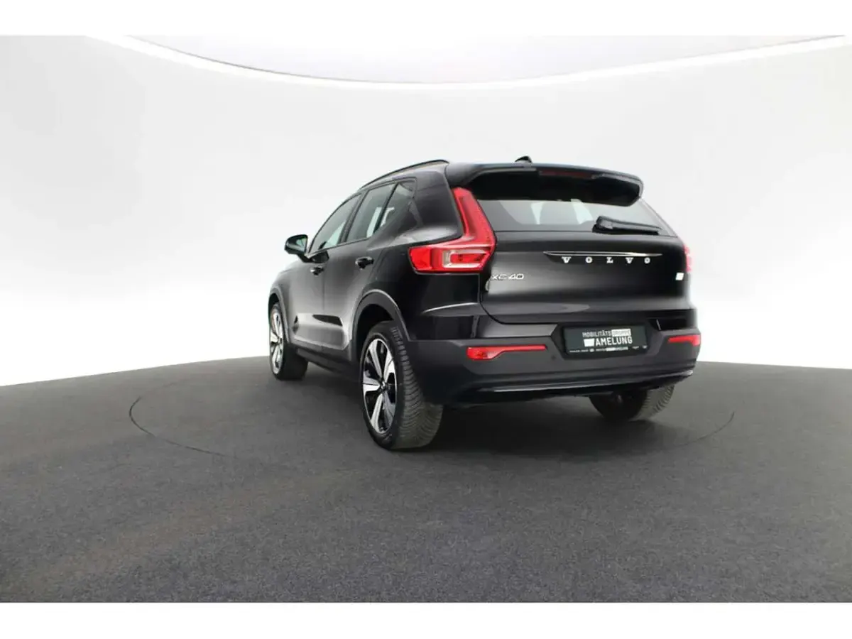 Gebraucht Volvo XC40 Core 169 kW (231 PS) 2022 Schwarz SUV