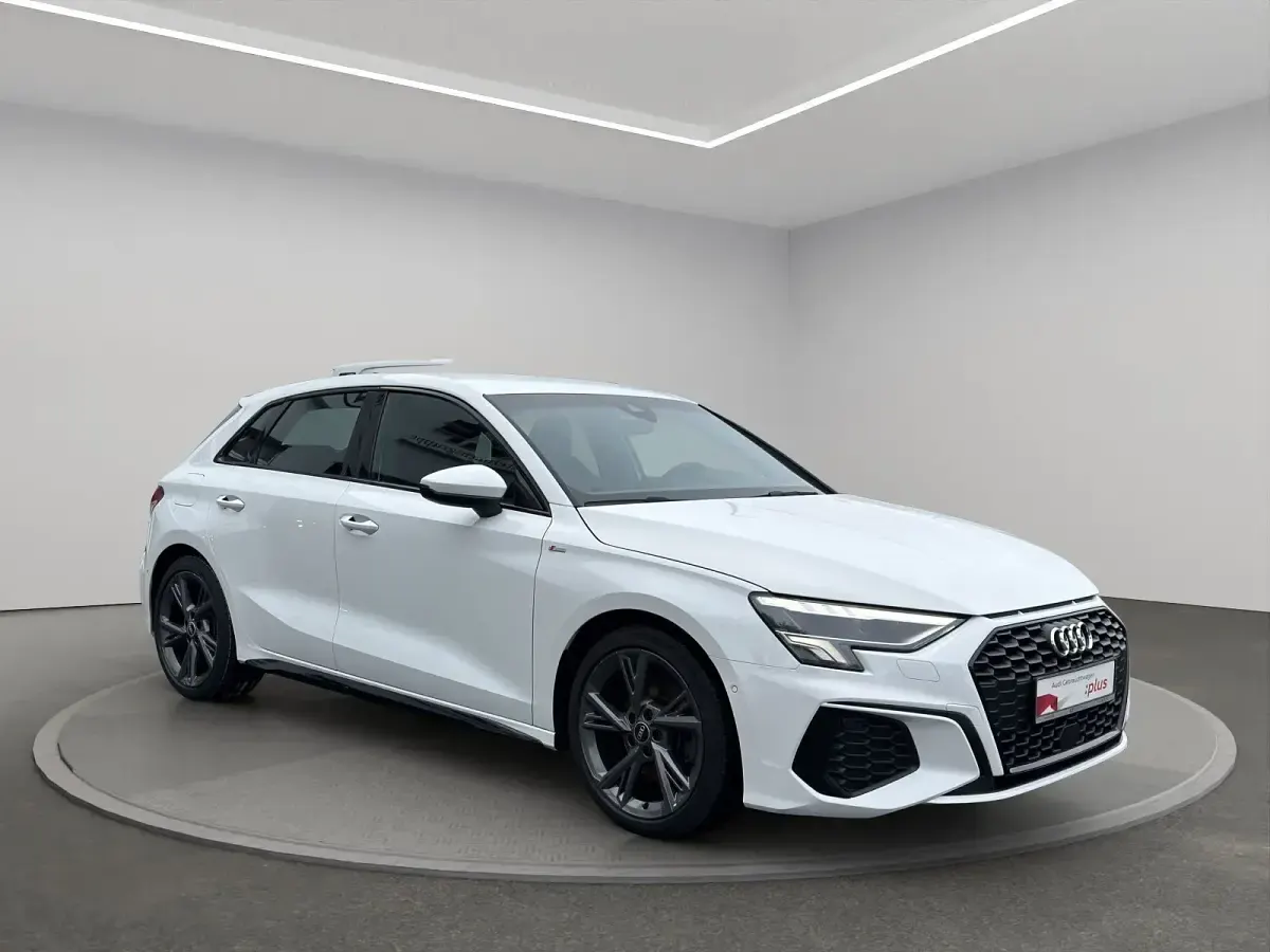 Gebraucht Audi A3 Design 150 PS (110 kW) 2021 Ibisweiß Limousine