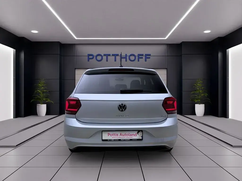 Gebraucht VW Polo Active 90 PS (66 kW) 2021 Reflexsilber metallic Kleinwagen