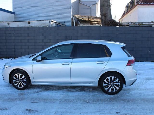 Gebraucht VW Golf VIII Active 150 PS (110 kW) 2022 Silber Limousine