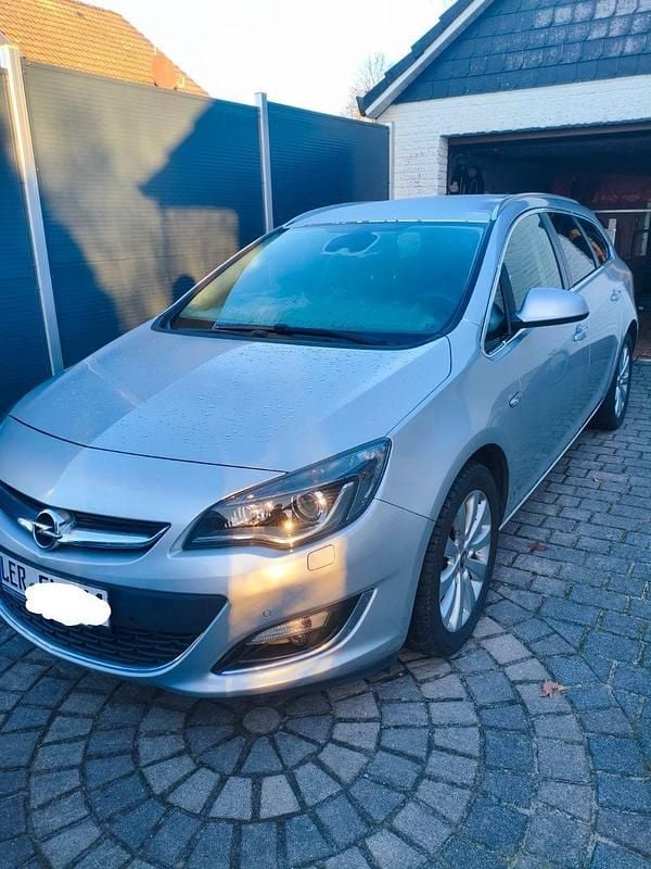 Silber Gebraucht 2014 Opel Astra Kombi | 4.990 € (Superpreis) - Bild 1/4