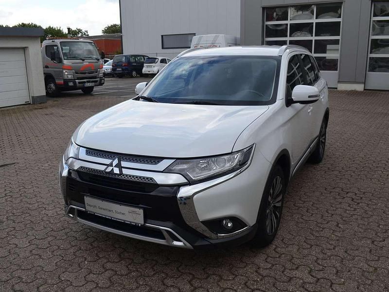 Weiß Gebraucht 2019 Mitsubishi Outlander Active SUV | 19.990 € (Fairer Preis) - Bild 1/4