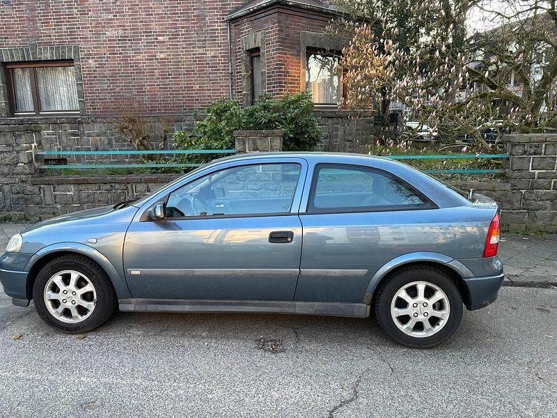 Gebraucht Opel Astra 84 PS (61 kW) 2001 Blau Coupé