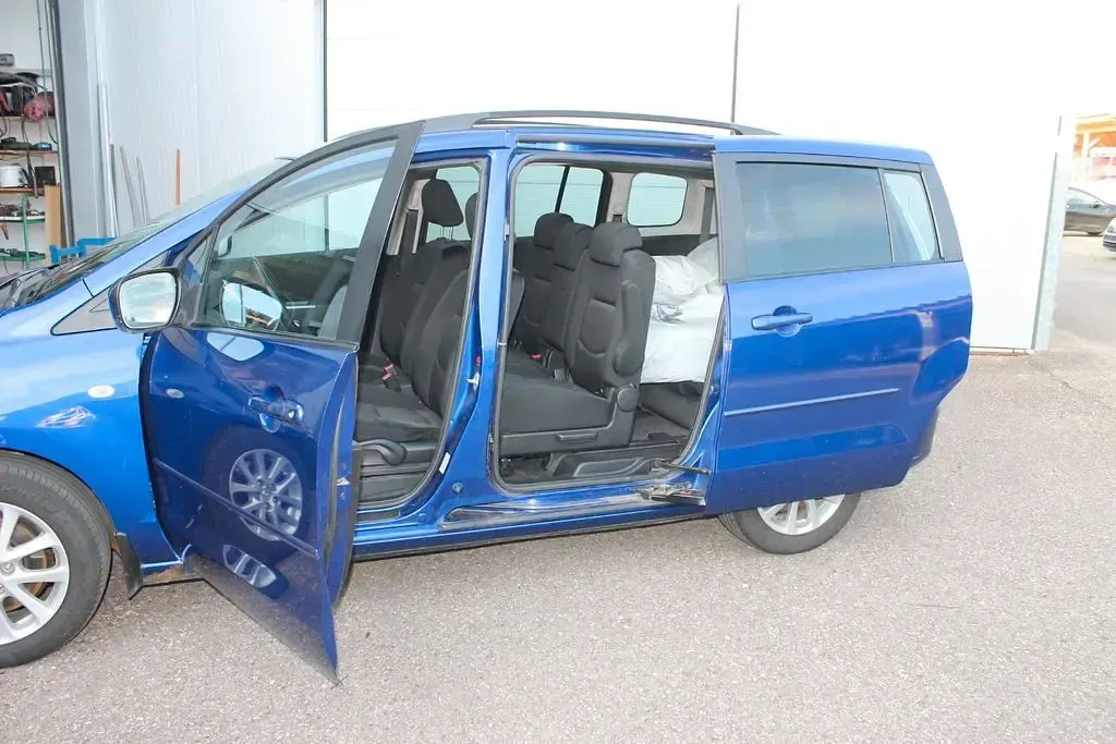 Gebraucht Mazda 5 Active 145 PS (106 kW) 2010 Blau Van / Kleinbus