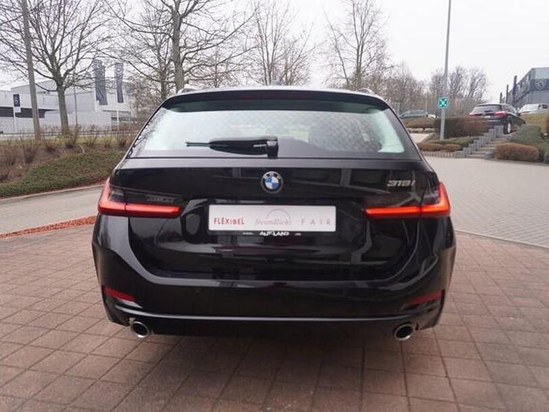 Gebraucht BMW 318 156 PS (114 kW) 2023 Schwarz Limousine