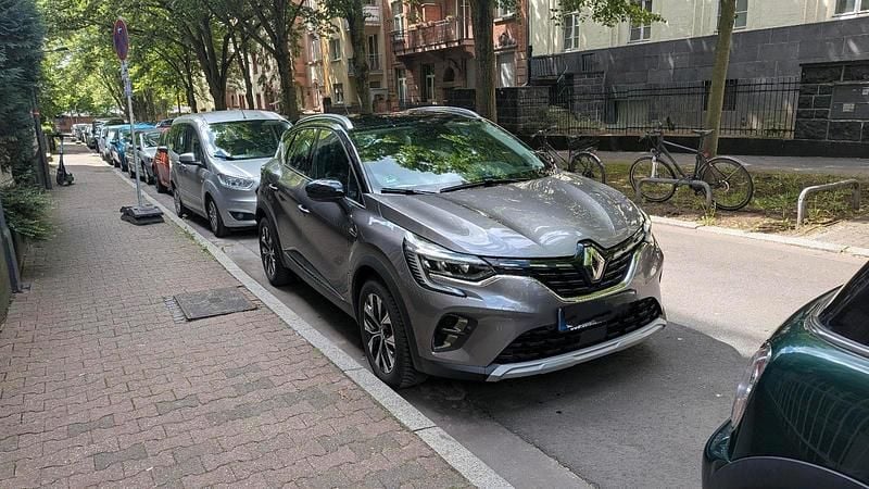Grau Gebraucht 2022 Renault Captur Techno SUV | 15.490 € (Superpreis) - Bild 1/4