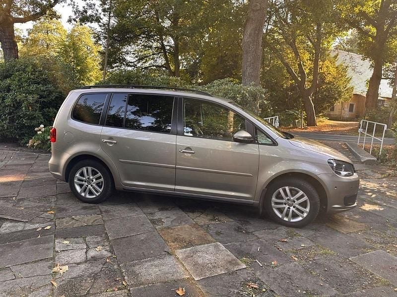 Beige Gebraucht 2013 VW Touran Van / Kleinbus | 4.800 € (Superpreis) - Bild 1/4