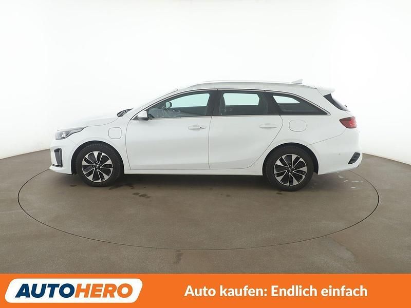 Gebraucht Kia Ceed Spirit 141 PS (103 kW) 2020 Weiß Kleinwagen