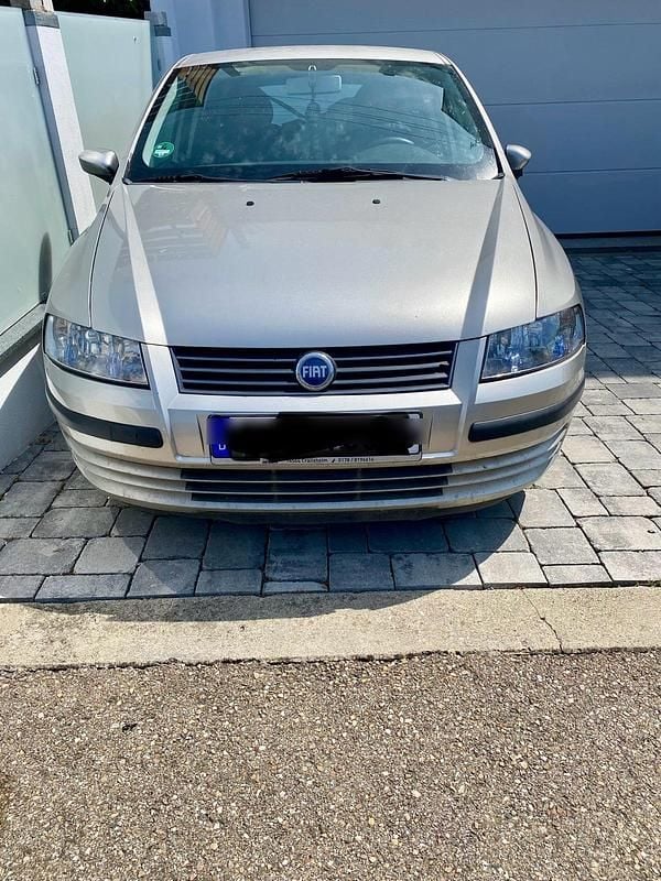 Silber Gebraucht 2002 Fiat Stilo Kleinwagen | 999 € (Fairer Preis) - Bild 1/4