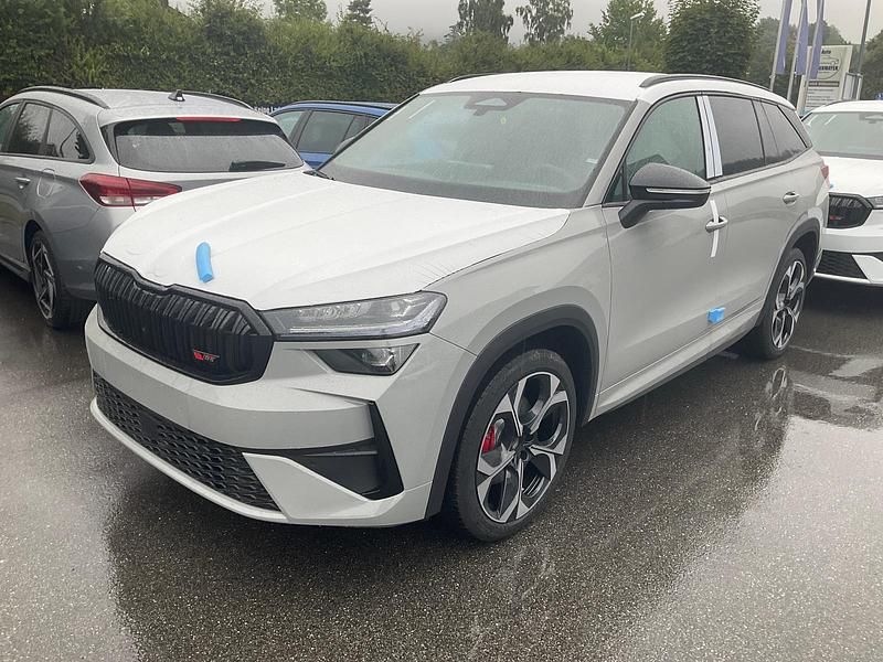 Stahl grau Neu 2025 Skoda Kodiaq RS SUV | 55.495 € (Fairer Preis) - Bild 1/3