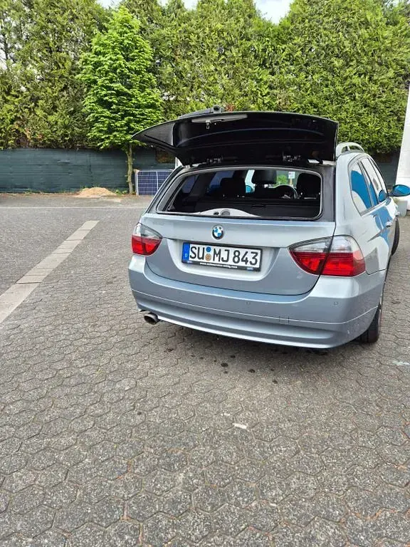Gebraucht BMW 320 170 PS (125 kW) 2007 Grau Kombi