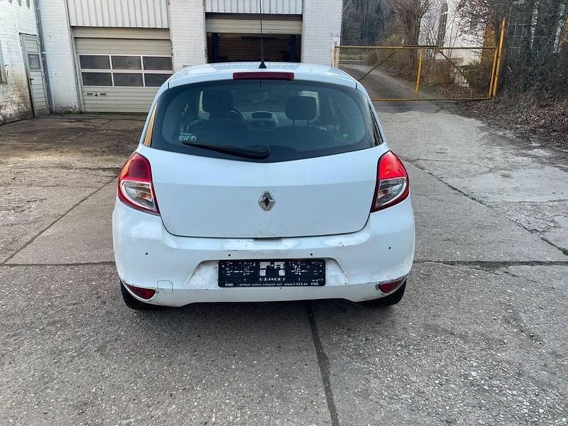 Gebraucht Renault Clio II Expression 68 PS (50 kW) 2010 Weiß Limousine
