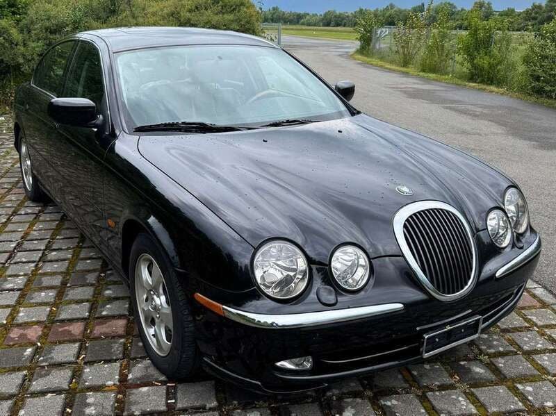 Schwarz Gebraucht 1999 Jaguar S-Type Executive Limousine | 8.100 € - Bild 1/4