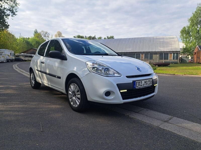 Weiß Gebraucht 2012 Renault Clio III Limousine | 2.500 € (Superpreis) - Bild 1/4