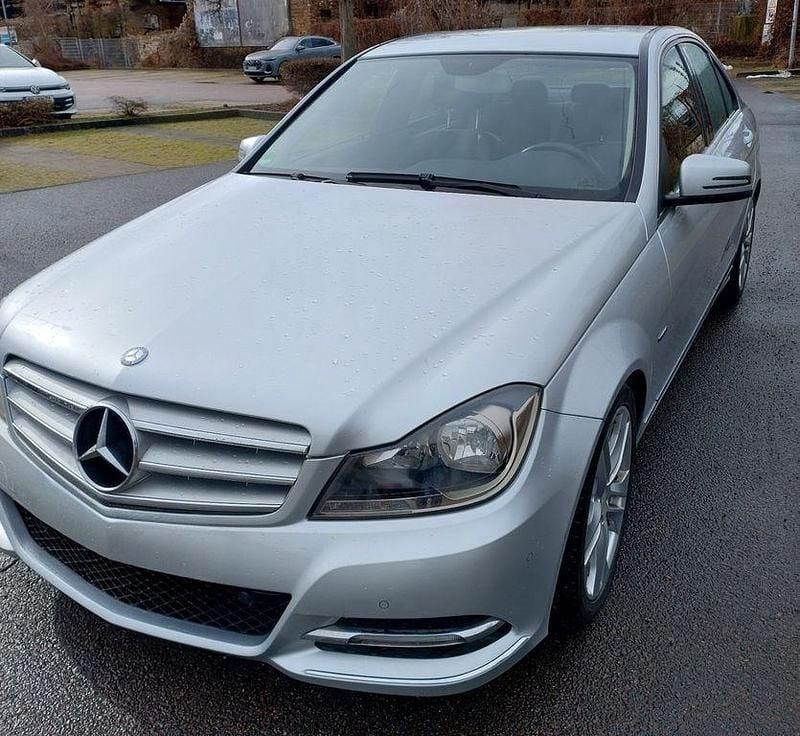 Gebraucht Mercedes C250 204 PS (150 kW) 2011 Silber Limousine