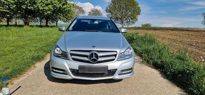 Silber Gebraucht 2012 Mercedes C180 Coupé | 14.800 € - Bild 1/4