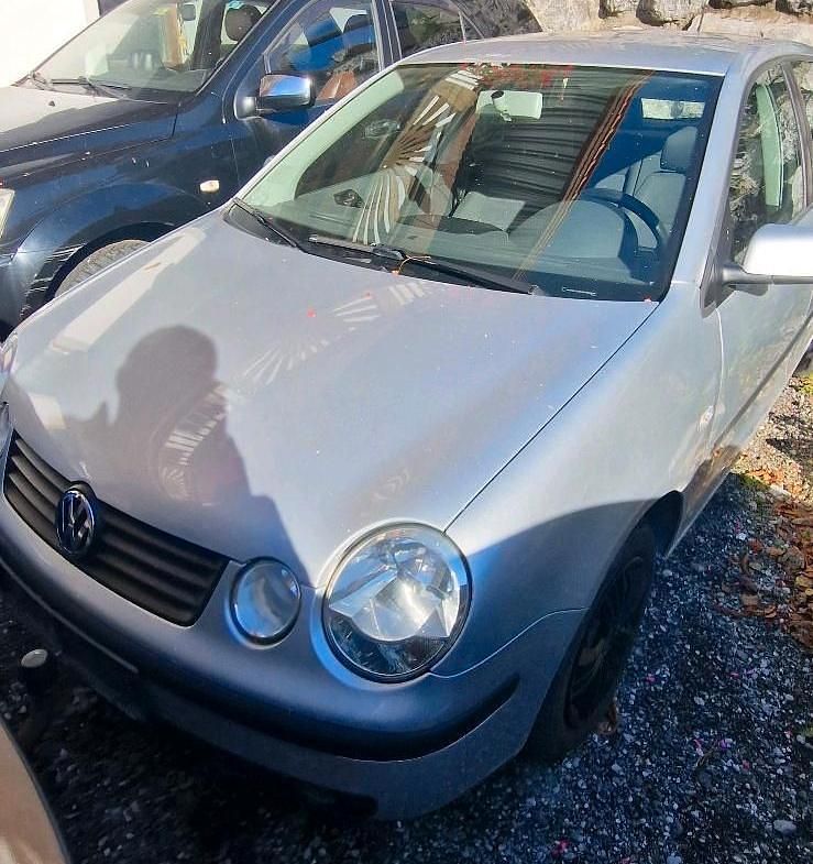 Silber Gebraucht 2003 VW Polo Limousine | 500 € (Superpreis) - Bild 1/4