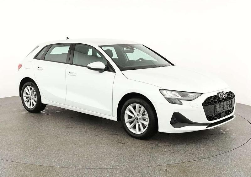 Arkonaweiß Neu 2025 Audi A3 Sportback Limousine | 32.090 € (Superpreis) - Bild 1/4