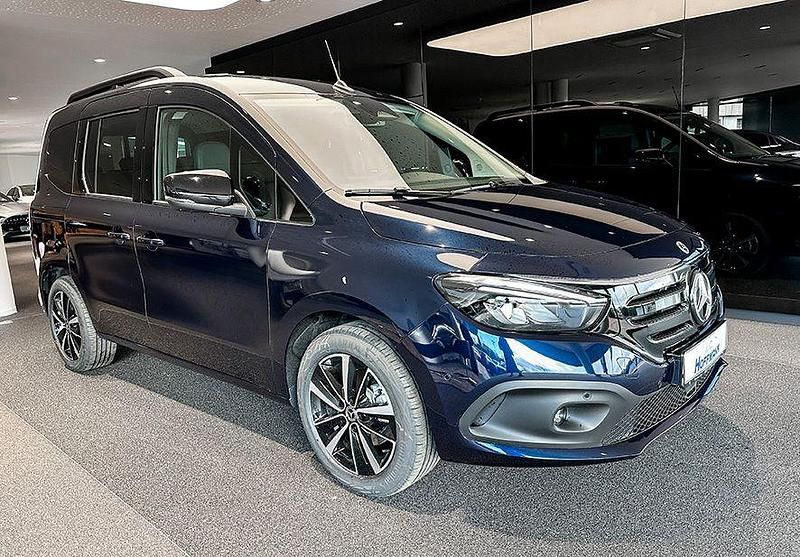 Gebraucht Mercedes EQT200 89 kW (122 PS) 2024 Blau Van / Kleinbus
