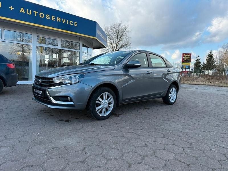 Gebraucht Lada Vesta 106 PS (77 kW) 2018 Grau Limousine