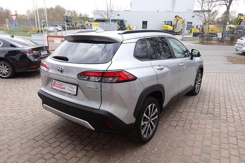 Gebraucht Toyota Corolla Cross Team 197 PS (144 kW) 2023 Silber SUV