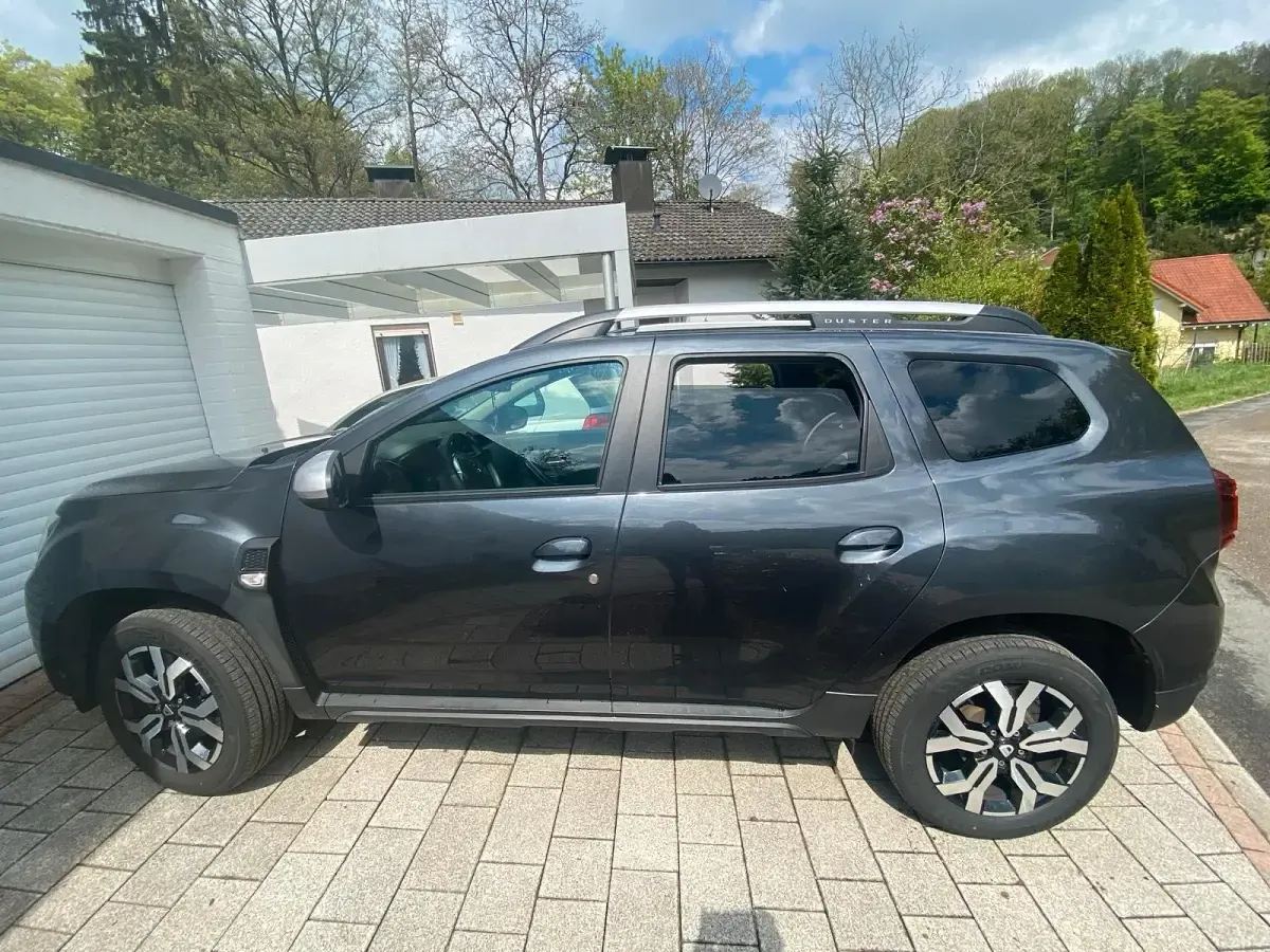 Gebraucht Dacia Duster Prestige 131 PS (96 kW) 2022 Grau SUV