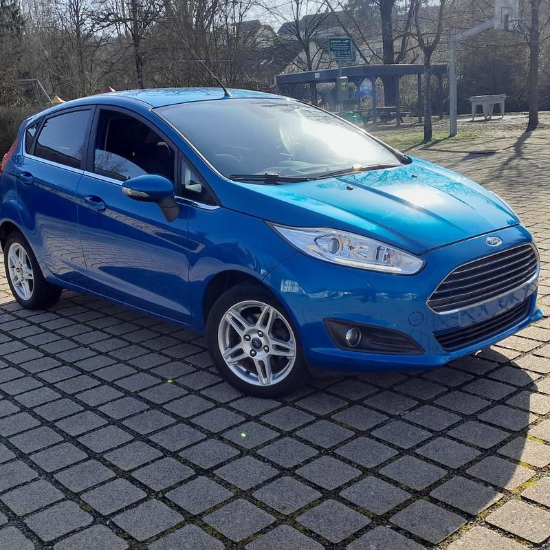 Gebraucht Ford Fiesta Titanium 80 PS (58 kW) 2013 Blau Kleinwagen