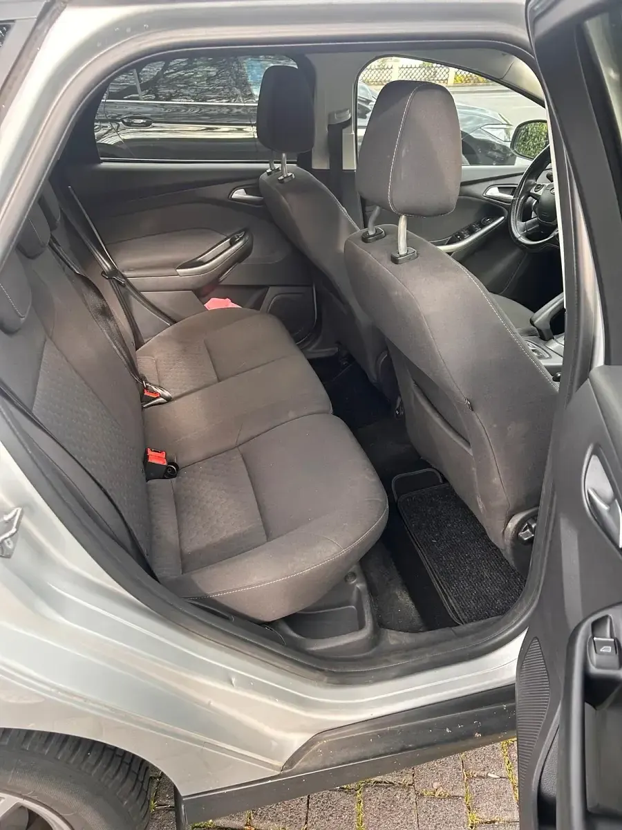 Gebraucht Ford Focus 125 PS (91 kW) 2014 Grau Kombi