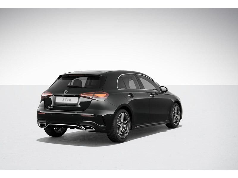 Gebraucht Mercedes A200 Advanced Plus 163 PS (119 kW) 2024 Unilack nachtschwarz Limousine