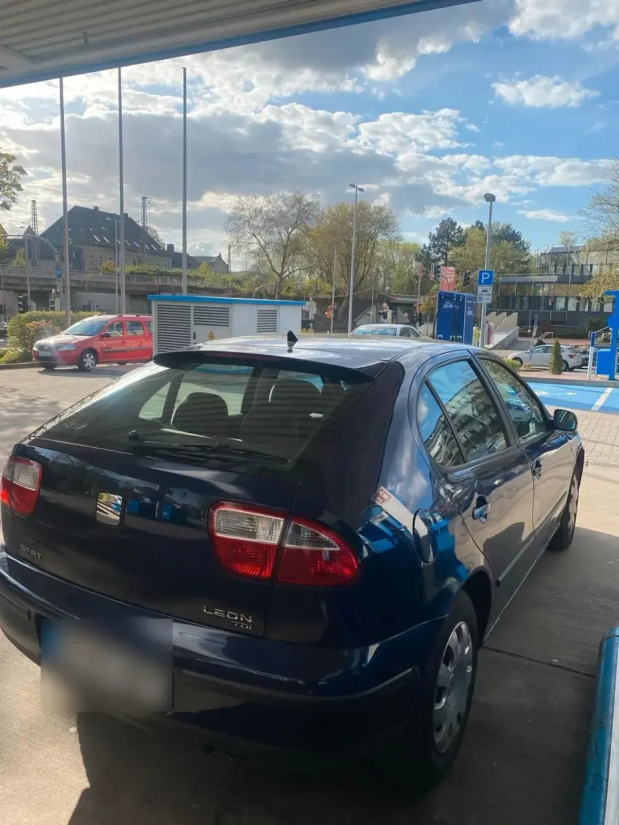 Usata Seat Leon 90 CV (66 kW) 2002 Blu Utilitaria