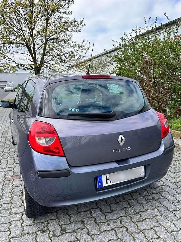 Gebraucht Renault Clio II Dynamique 111 PS (81 kW) 2007 Limousine