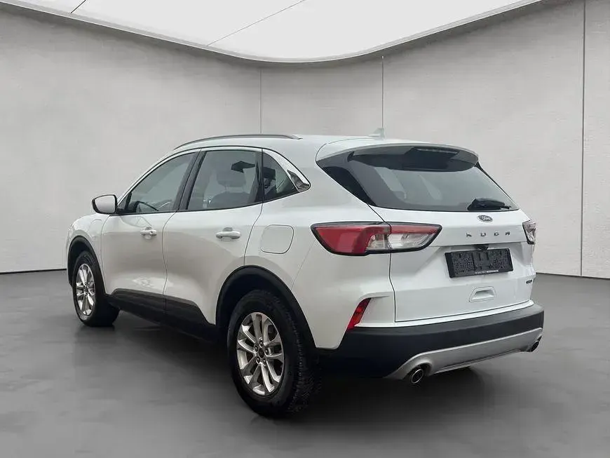 Gebraucht Ford Kuga Titanium 224 PS (164 kW) 2022 Weiß SUV