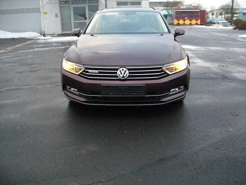 Gebraucht VW Passat 190 PS (139 kW) 2018 Rot Kombi